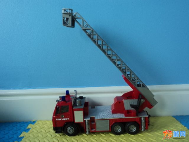 消防云梯可以竖起好高