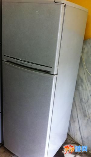 E61-Mitsubishi fridge.jpg