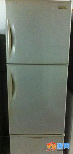 E62-Sanyo fridge.jpg