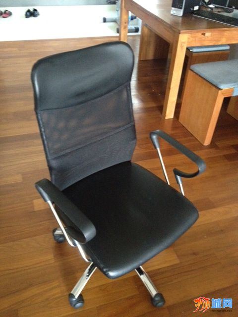 chair2.JPG