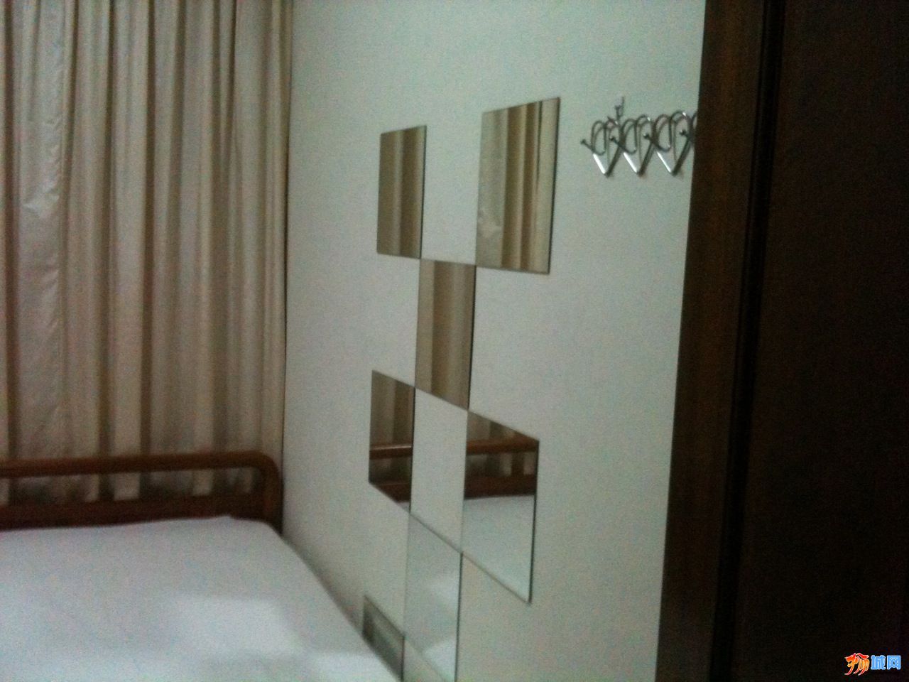 room2.jpg