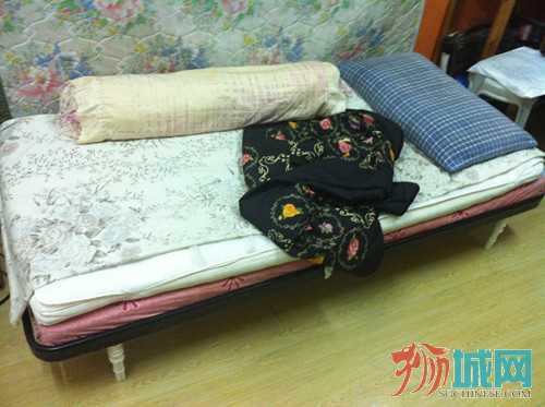 bed1.jpg