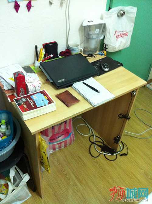 desk2.jpg