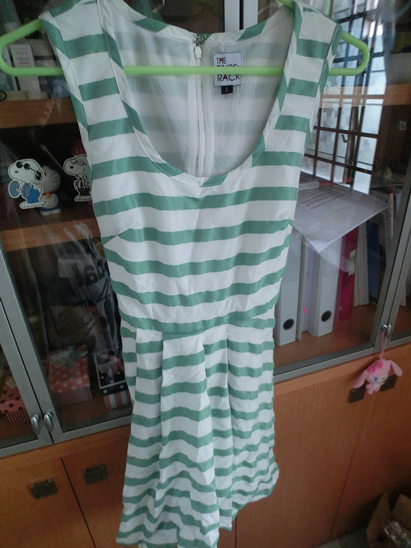 绿色条纹连衣裙 9成新 只穿过一次  15 SGD