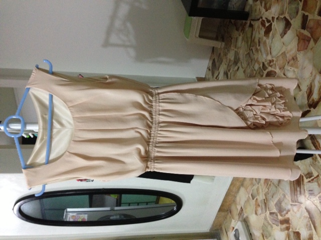 4）韩版甜美公主裙（madein Korean）九成新，买的时候S$120。 S$50 转。
