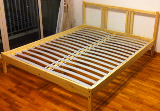 IKEA木色床架
