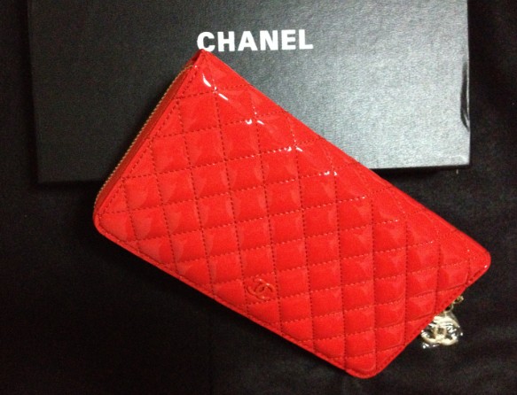 Chanel wallet, pink.jpg