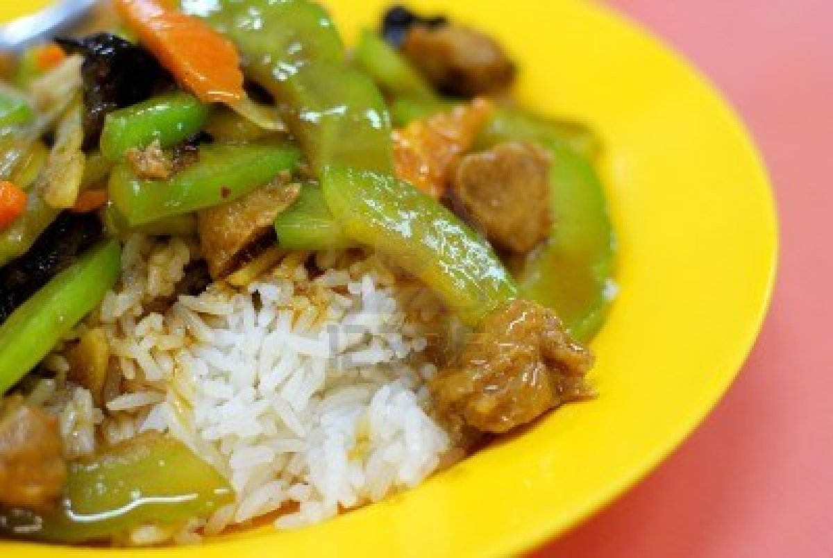 6568788-healthy-chinese-style-vegetarian-mixed-vegetable-rice-cooked-with-bitter.jpg