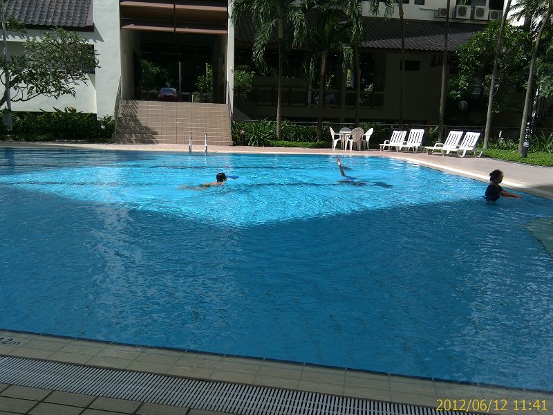 游泳池1.jpg