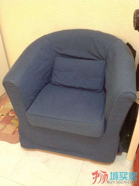 宜家单人沙发 套子可以拆开单独洗 里面是红色 $40