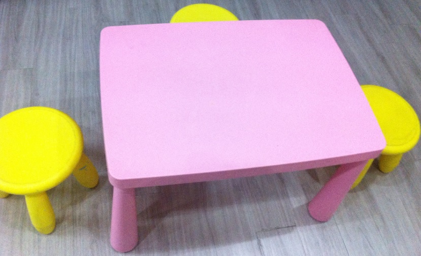 pink desk.jpg