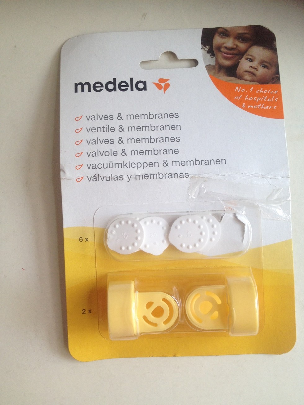 Medela valves & membranes. 全新medela吸奶器5片小白片及2配件。共15。