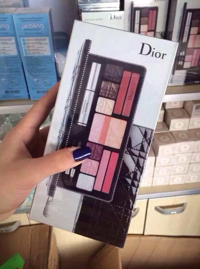 Dior彩妆便携盒