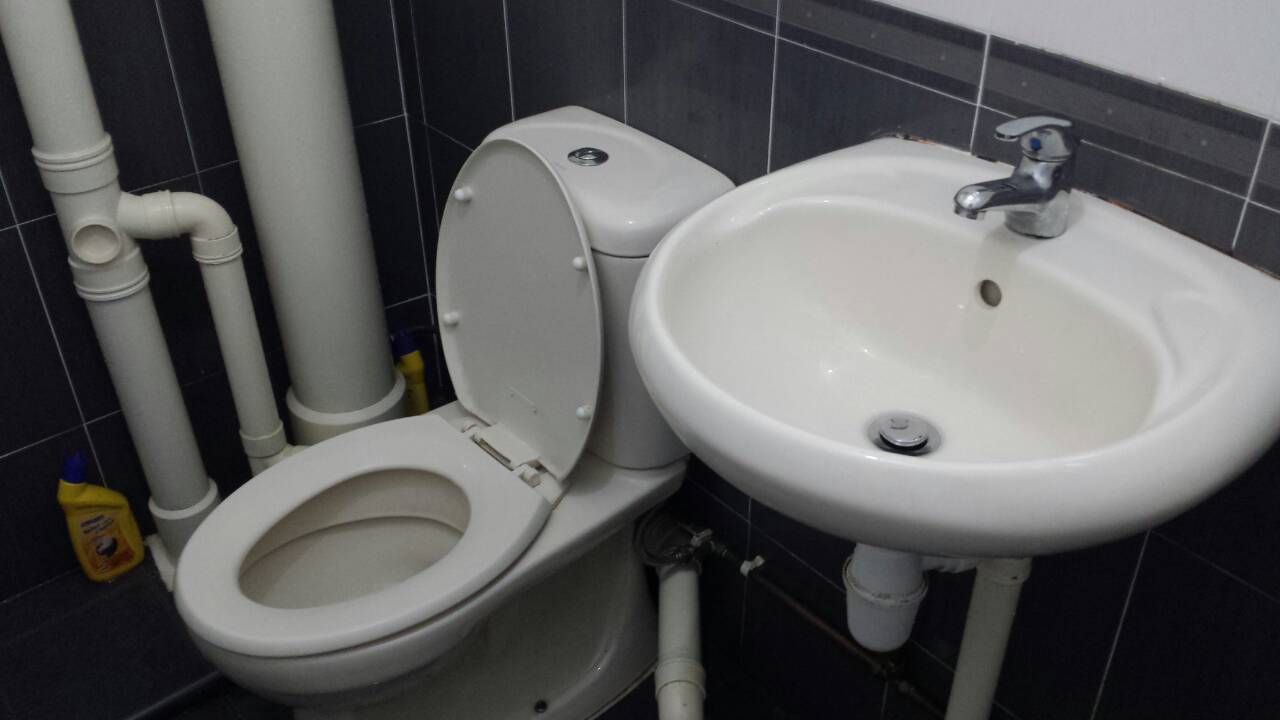 common toilet (2).jpg