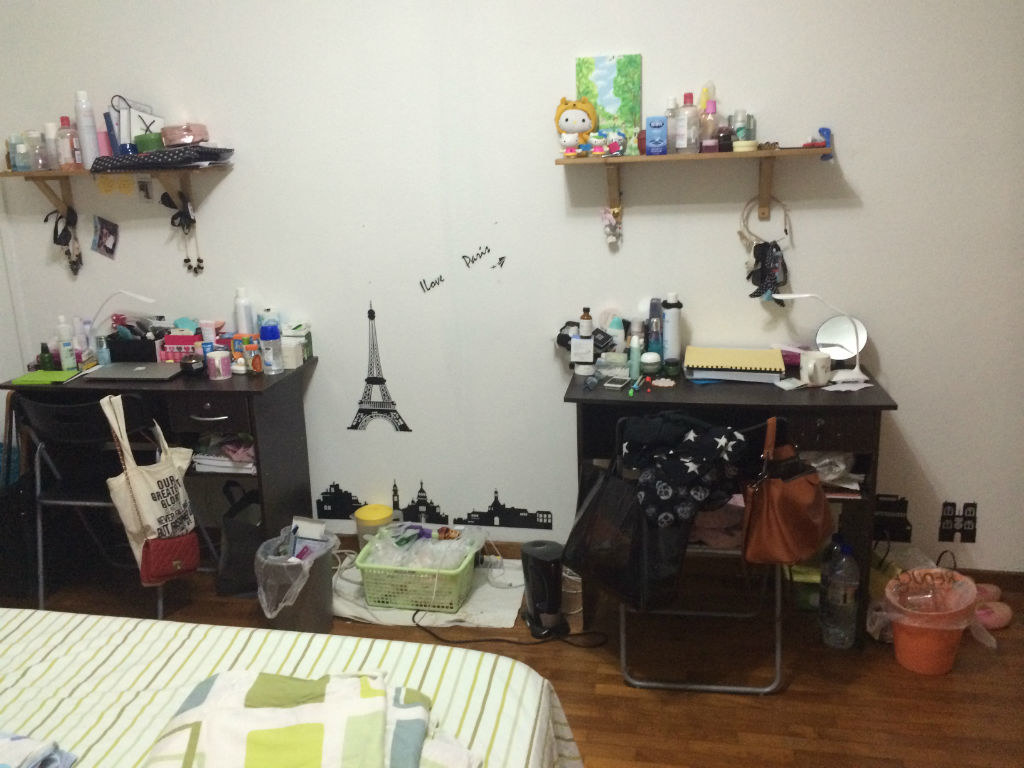 两张书桌