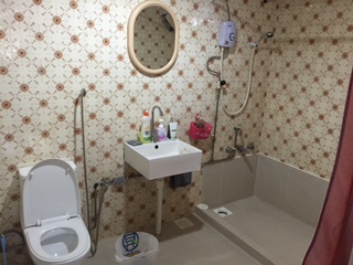 Master Room-Toilet.JPG