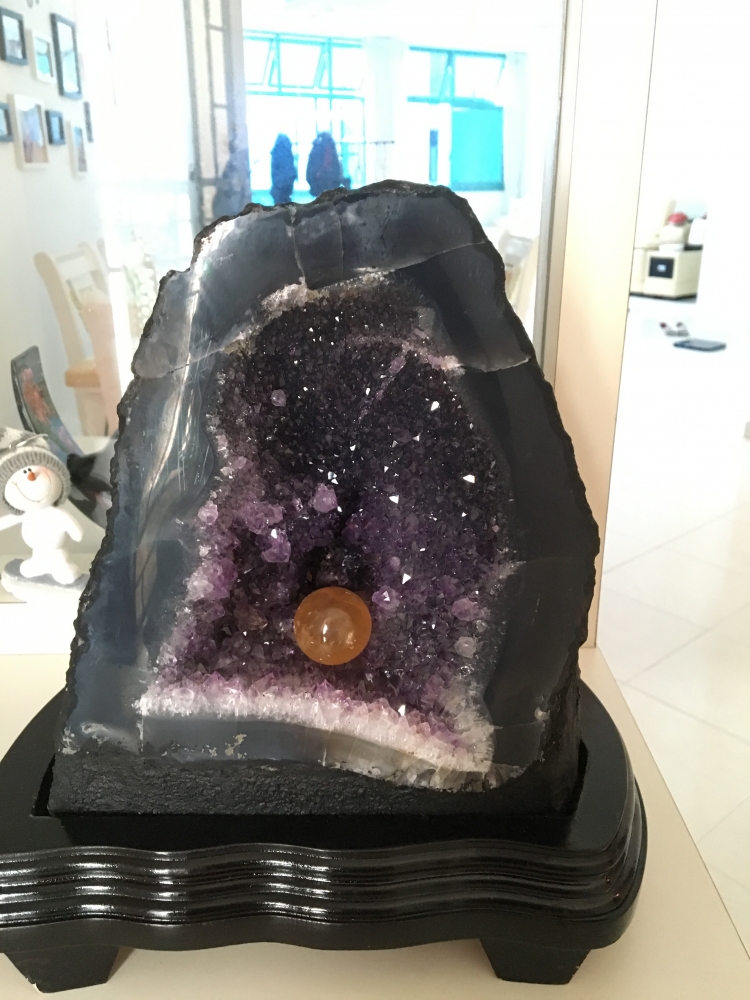 天然乌拉圭紫晶洞8.25公斤(全新)$350.JPG