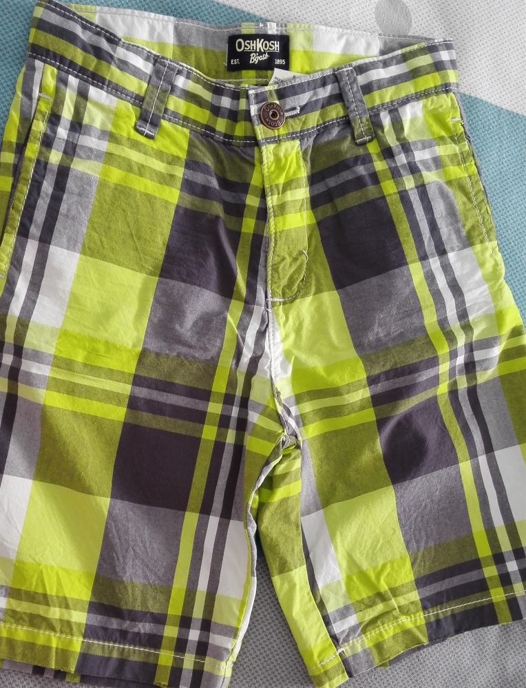 全新全棉外短裤，腰围61CM，裤长40CM，购自OSHKOSH官网。