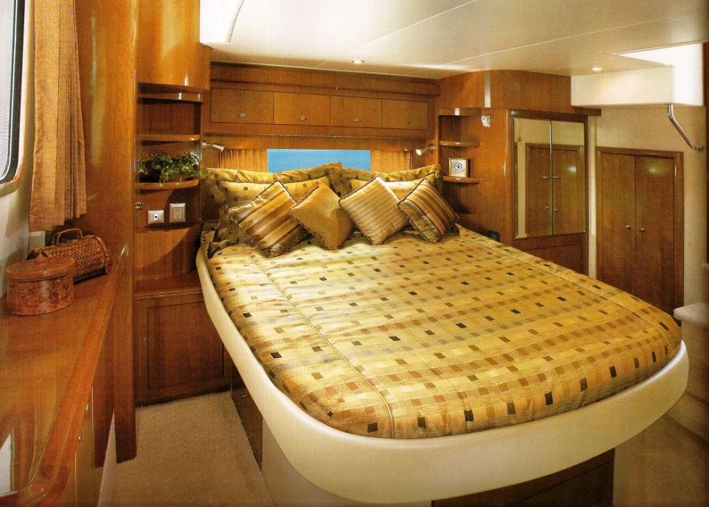 Sgyacht Master Stateroom.jpg