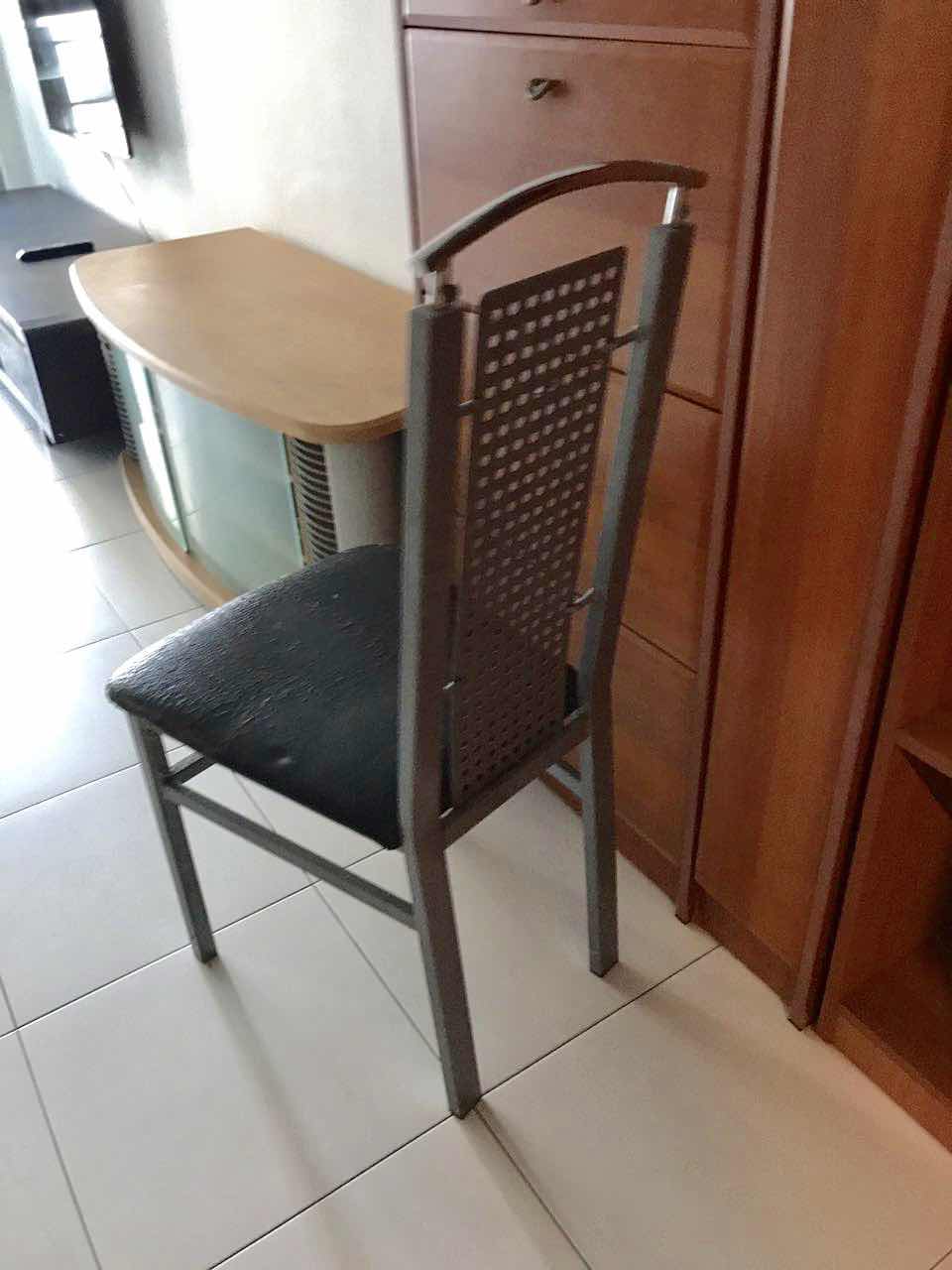 chair 1.png