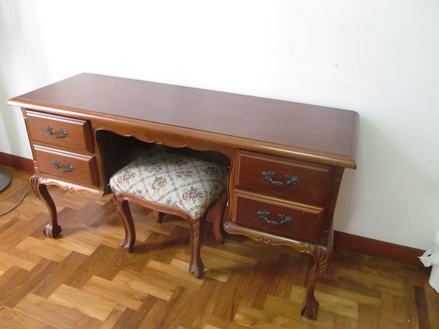 Dressing table and stool.JPG