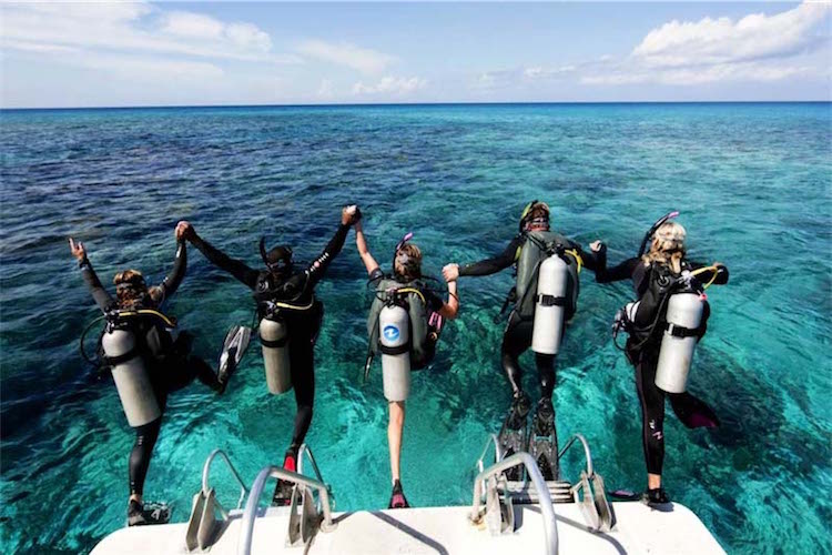 fun-dives-booking-el-nido-scuba-diving.jpg