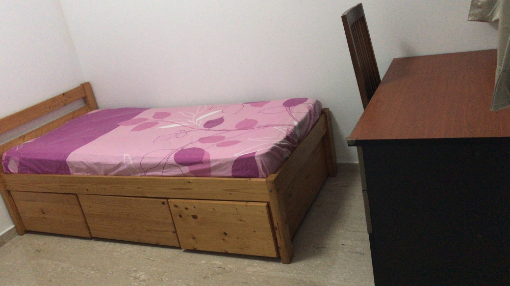 bed and desk.JPG