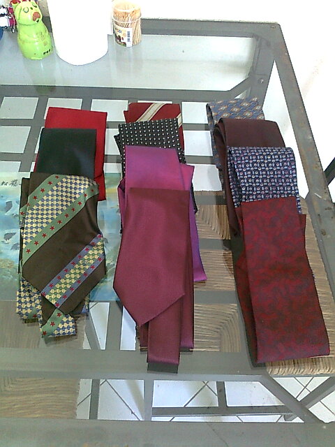 优质的领带，原价都在50-100左右，都是自己和家人精心挑选的……现在只卖10元一条 ，两条以上8元一条 ... . ...