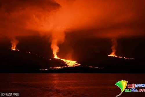 厄瓜多尔伊莎贝拉岛火山爆发 岩浆流淌成河异象的启示2.jpg