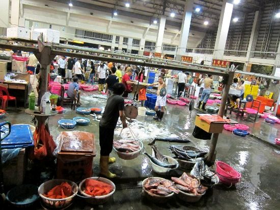 Senoko-fish-market-general-scene.jpg