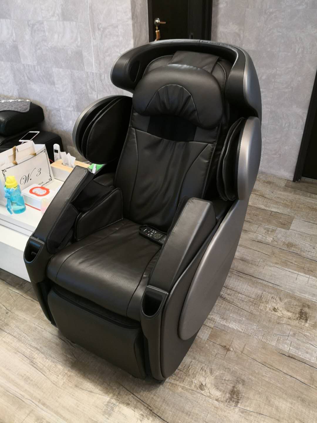 价廉出售osim udivide 天王按摩椅 $1200