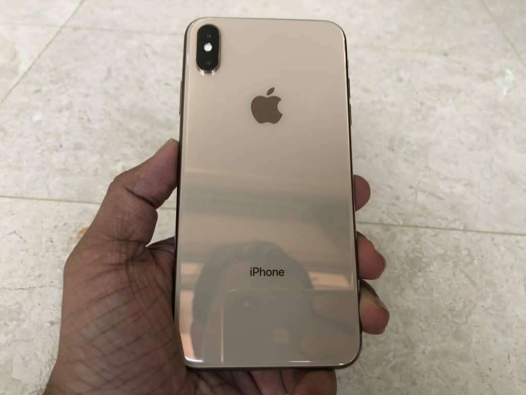gold-iphone-xs-max-unboxing-10.jpg