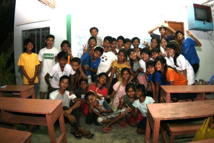 柬埔寨乡下孤儿院教英文