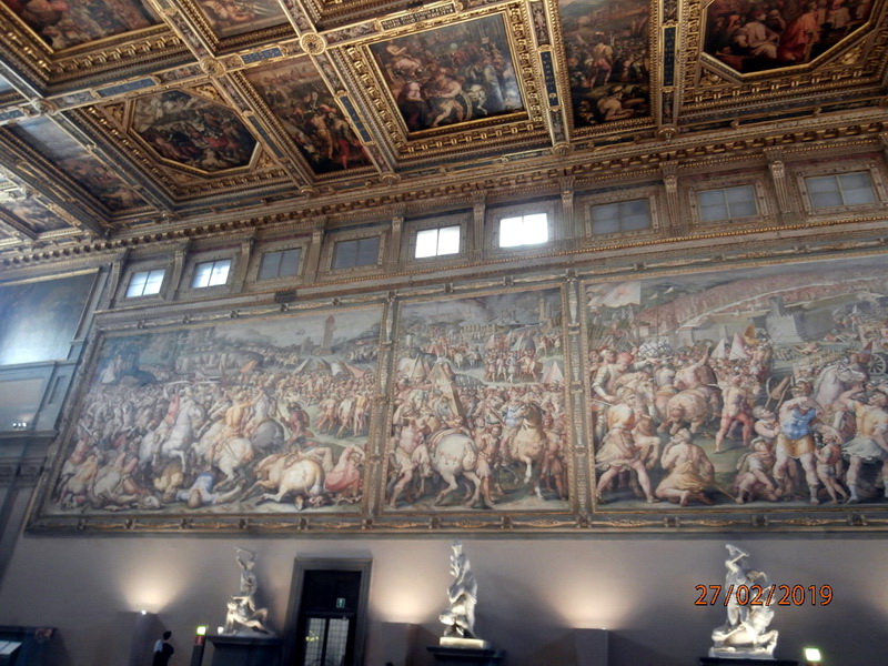 21 瓦萨里绘制的《玛西亚诺之战》，壁画后面，隐藏了达·芬奇的巨幅油画《安吉亚利之.jpg