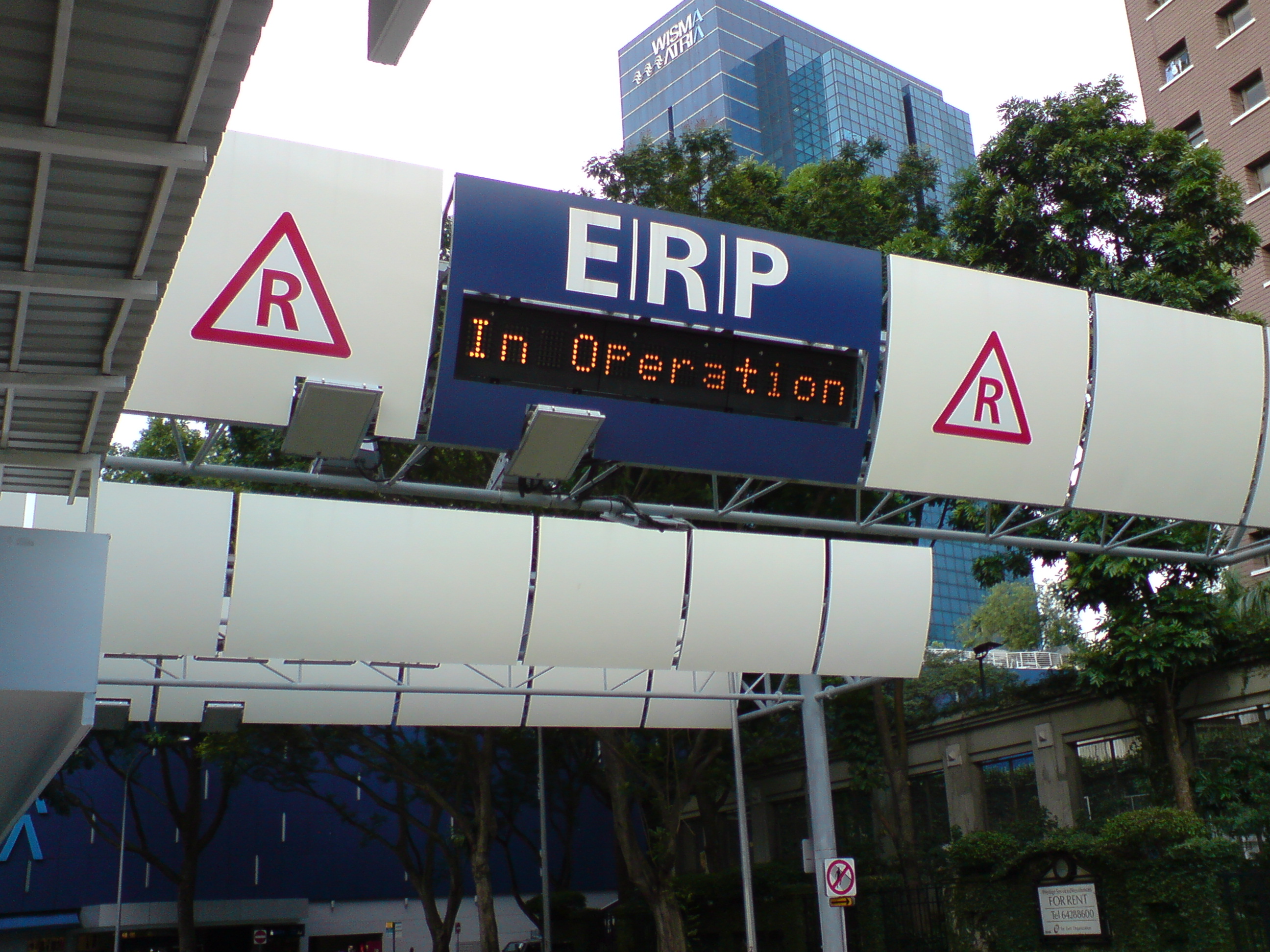 Singapore's_ERP_gantry.jpg