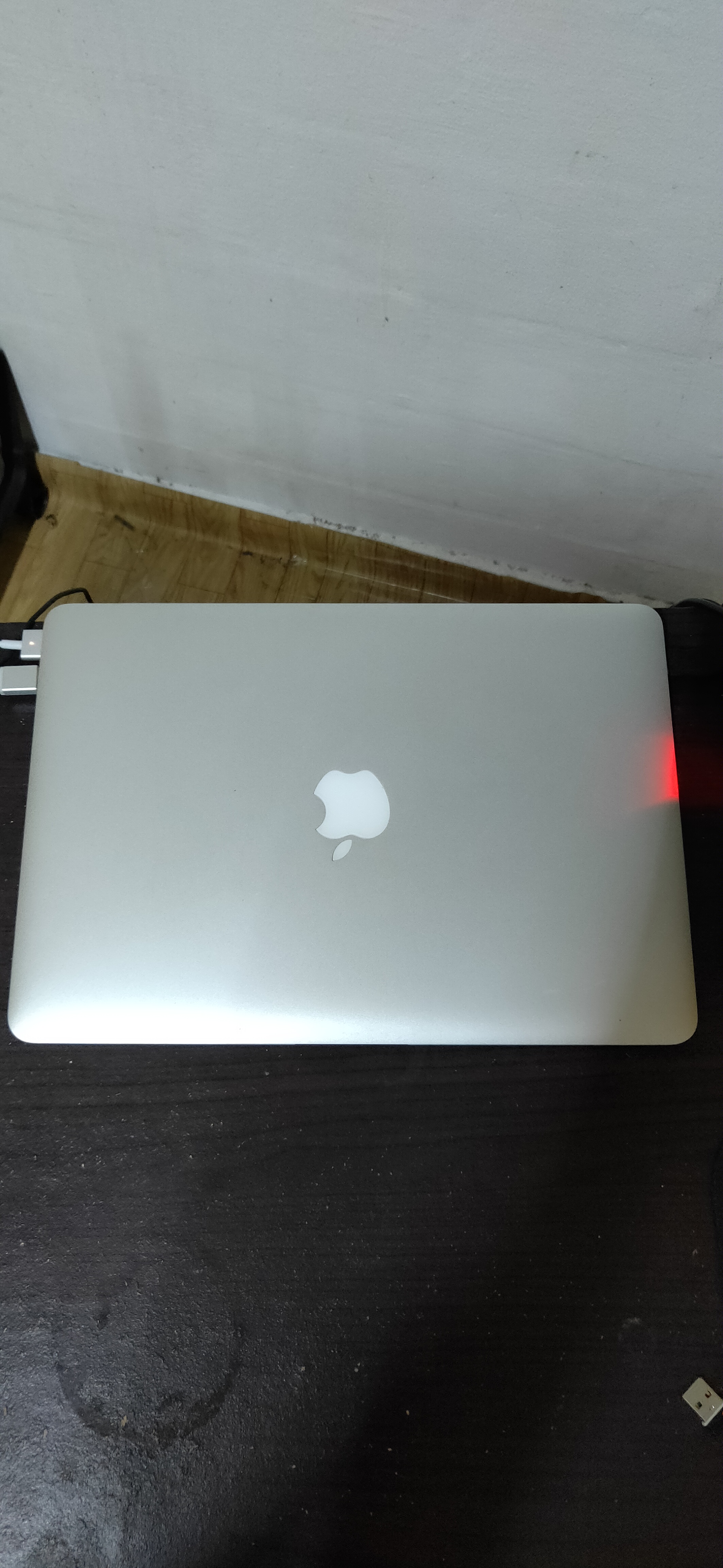 苹果笔记本 mac air 13寸 17 没有一点划痕 完美