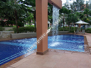 04wading-pool.jpg