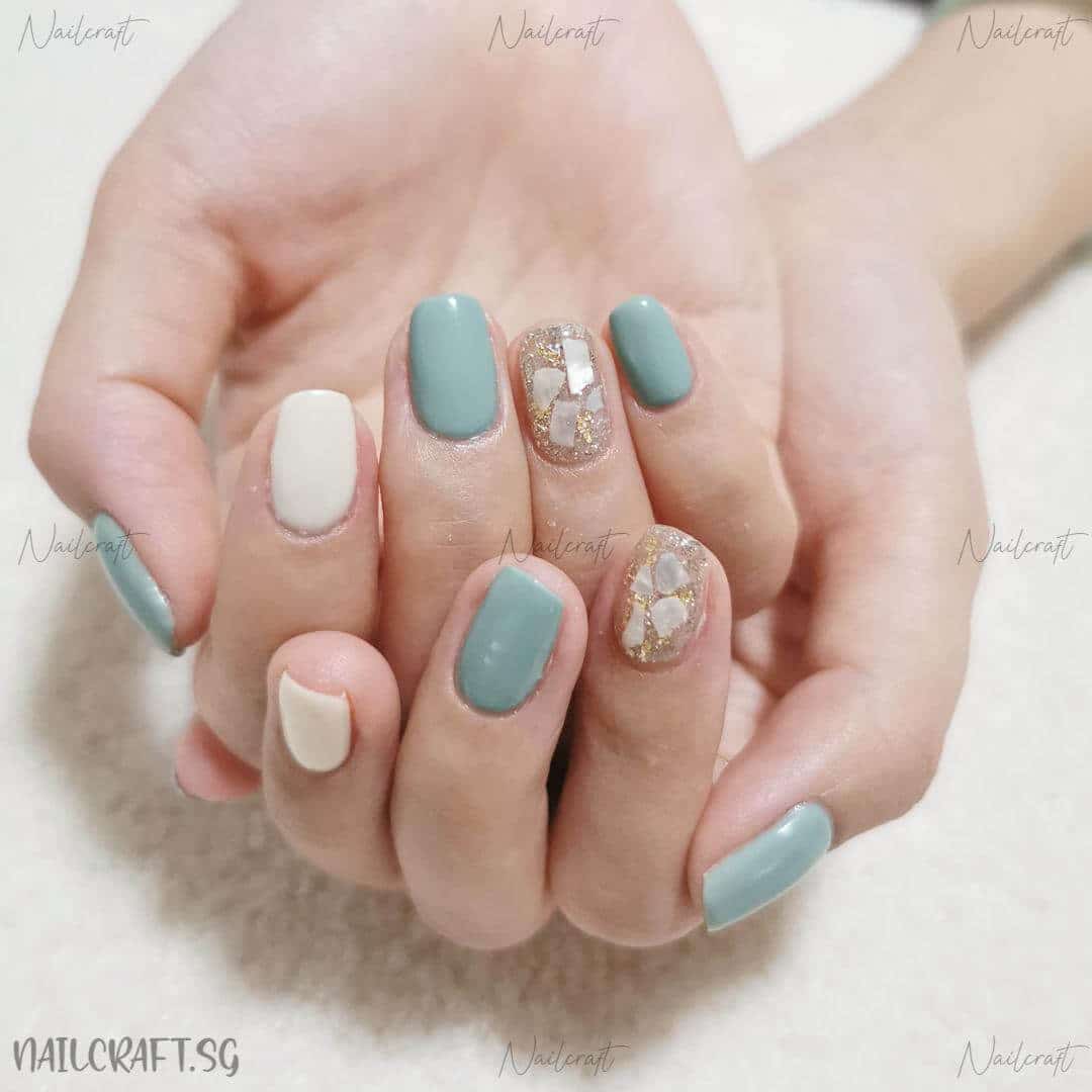 mother-of-pearl-manicure.jpg