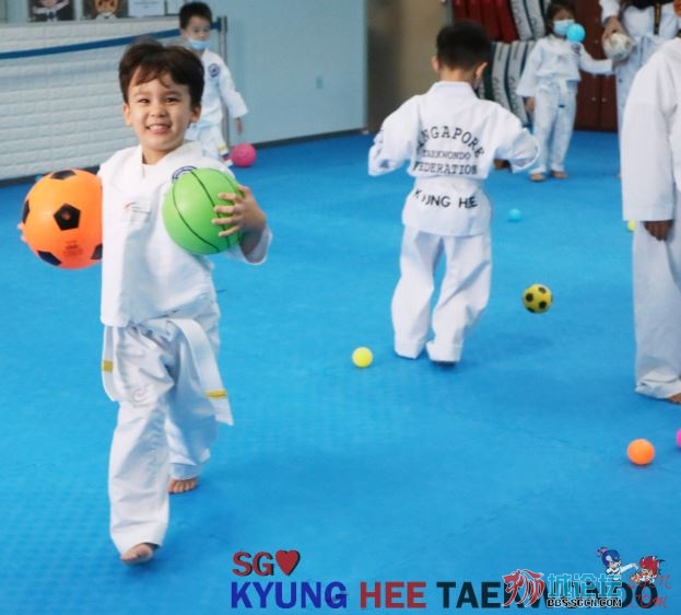 Kyunghee Taekwondo 1d.JPG