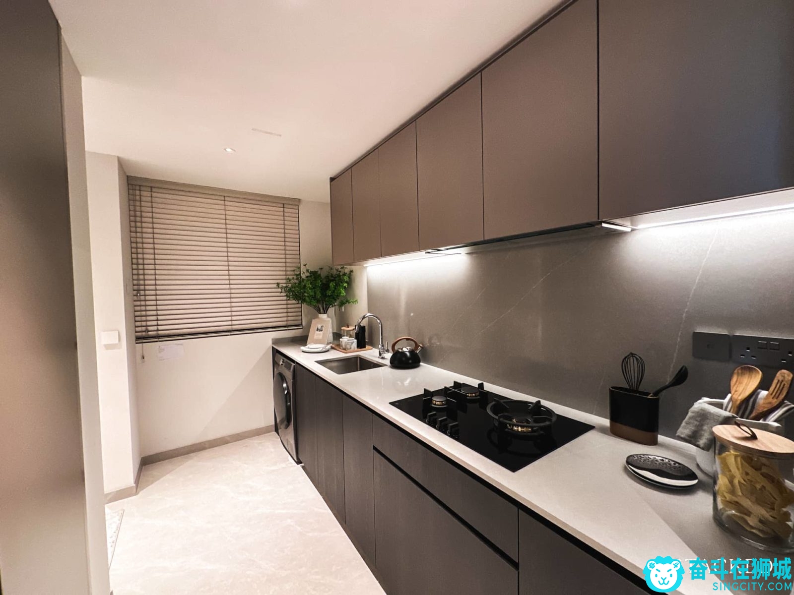 the-continuum-3-bedroom-premier-kitchen-1-1600x1200.jpg