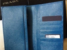 全新一款Prada钱夹，男女通用，带身分卡