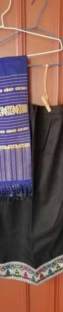 全新缅甸裙子和围巾一套 S$15
