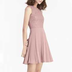 粉色气质蕾丝百褶连衣裙出售