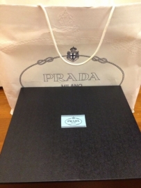 走过路过不要错过！正品新加坡行货Prada 杀手包低价出让！