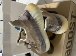 Yeezy Boost 350 v2珍珠黄