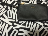 DKNY的包包 60新转（原价：130新）， 只用过两次，不议价 喜欢的进，谢谢