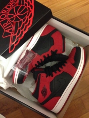 转全新Air Jordan 1 红黑配色 43 44。